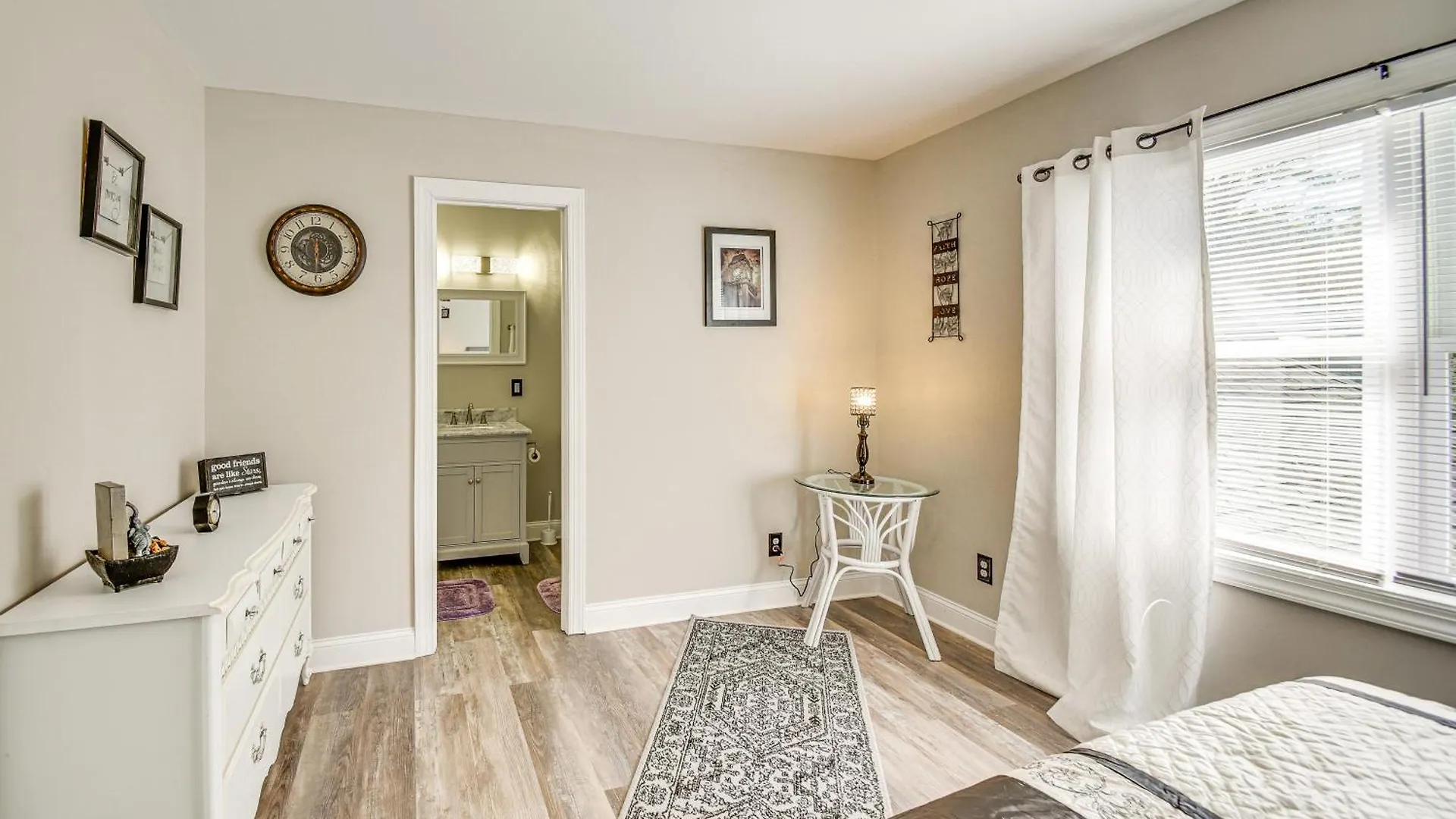 Spacious Hampton Vacation Home Near Beaches! Holiday home