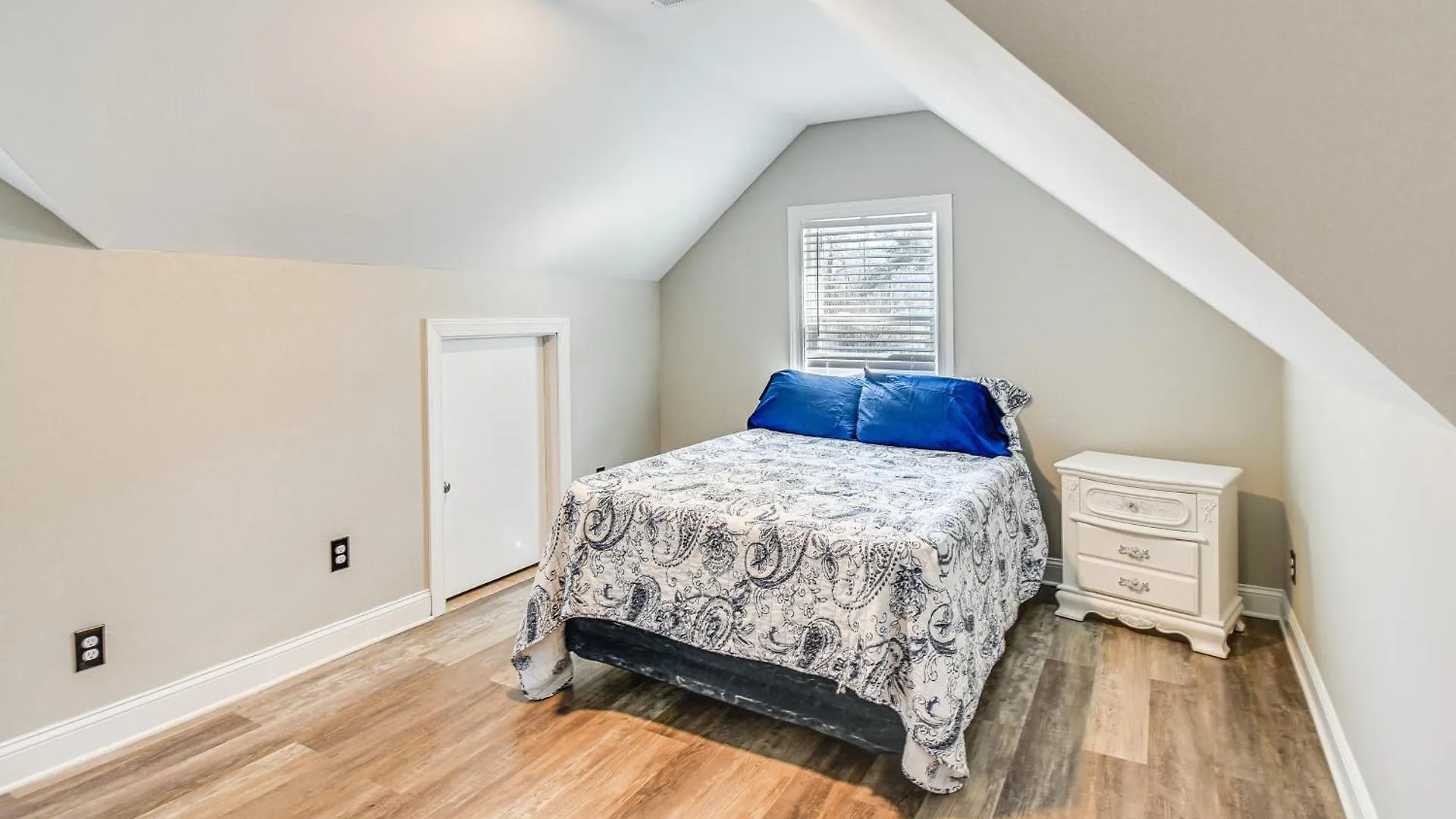Spacious Hampton Vacation Home Near Beaches! Holiday home